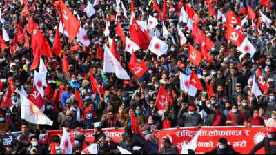 Zehntausende fordern Wiedereinsetzung des Parlaments in Nepal