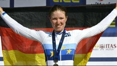 Rad-WM: Juniorin Riedmann holt Bronze im Stra&szlig;enrennen