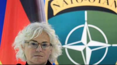 Lambrecht: Kritik an Russland-Aufmarsch an Ukraine-Grenze