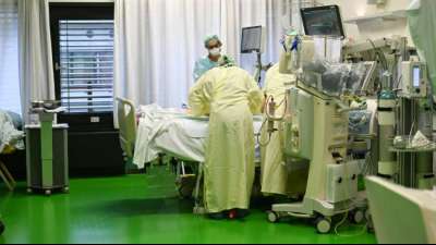 Fach&auml;rzte rechnen erst im Sommer mit Entspannung der Lage auf Intensivstationen