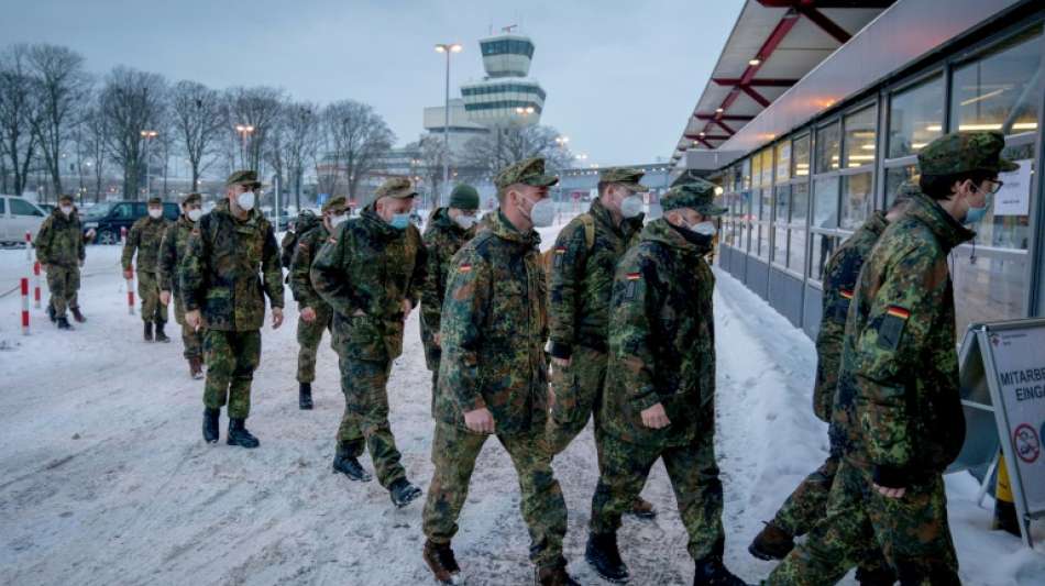 Kramp-Karrenbauer l&auml;sst Bundeswehr-Eliteeinheit KSK bestehen