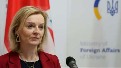 Britische Au&szlig;enministerin gegen Verzicht der Ukraine auf Nato-Beitritt 