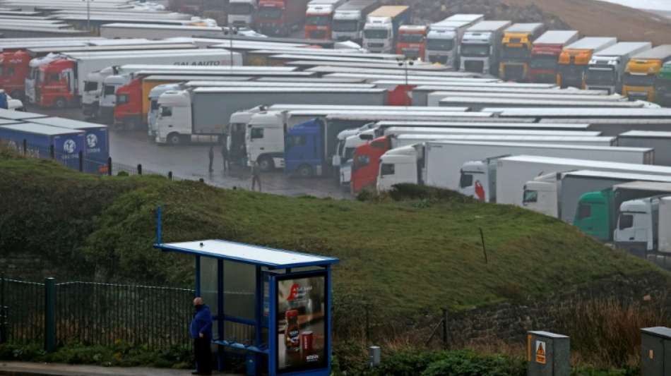 Britische Geheimdokumente an Bushaltestelle in England gefunden