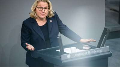 Entwicklungsministerin ruft zum Protest gegen den Ukraine-Krieg auf 