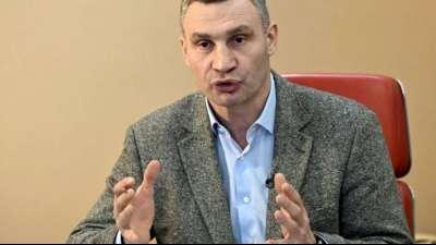 B&uuml;rgermeister Klitschko beschlie&szlig;t Ausgangssperre in Kiew