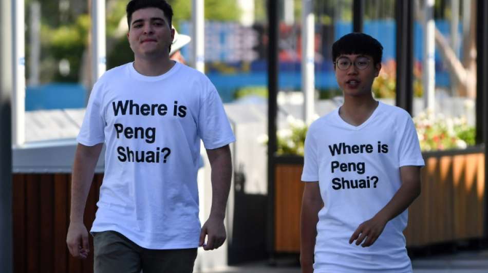 Australian Open: Fans d&uuml;rfen "Wo ist Peng Shuai?" Shirts tragen