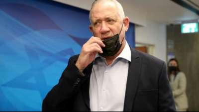 Gantz zu Gespr&auml;ch mit Abbas nach Ramallah gereist