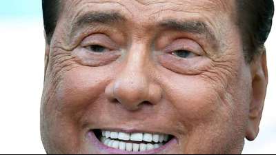Italiens Ex-Regierungschef Berlusconi erneut im Krankenhaus