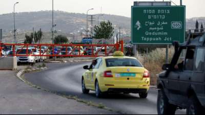 Drei Israelis durch Sch&uuml;sse auf Bushaltestelle im Westjordanland verletzt