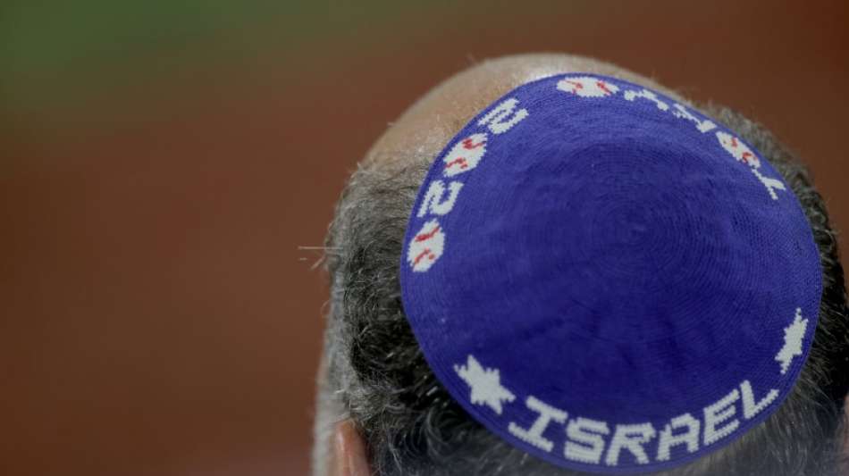 Berliner bei antisemitischem Angriff zu Boden gesto&szlig;en