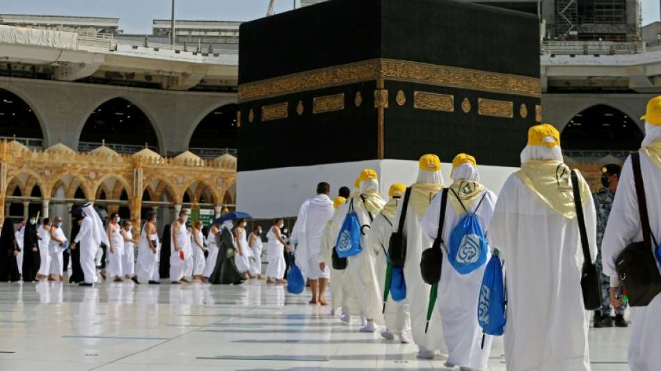 Zahlreiche Gl&auml;ubige str&ouml;men zu Hadsch-Pilgerfahrt nach Mekka