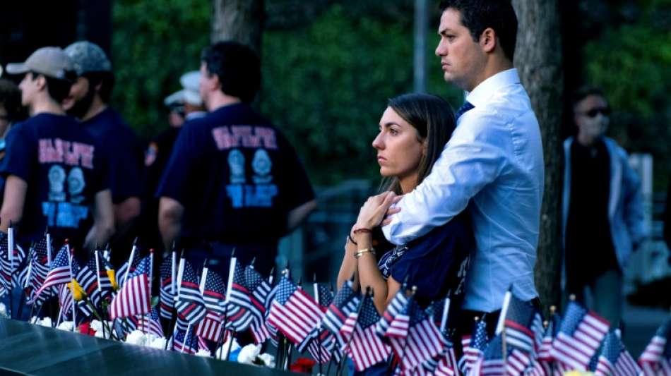 Berliner Feuerwehr w&uuml;rdigt bei 9/11 verstorbene Kollegen mit Gedenkgottesdienst
