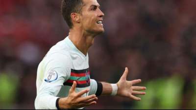 Ronaldo alleiniger EM-Rekordtorsch&uuml;tze