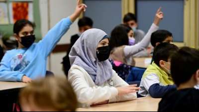 Warnungen vor zu gro&szlig;en Lockerungsschritten an Schulen