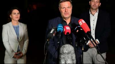 SPD lobt Gespr&auml;ch mit Gr&uuml;nen und FDP dabei haben