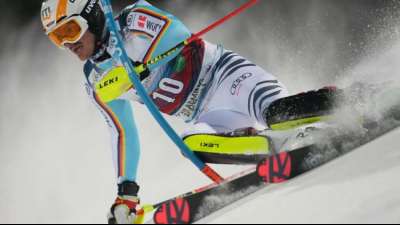 Stra&szlig;er rast in Schladming zum Sieg