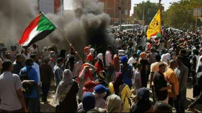 Tausende protestieren erneut gegen Milit&auml;rdiktatur im Sudan