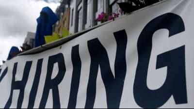 Unternehmen in USA schufen fast eine Million neue Jobs im Juli 