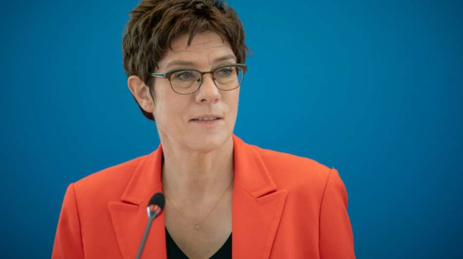 Kramp-Karrenbauer schlie&szlig;t deutsche Beteiligung an EU-Einsatz in Mosambik aus