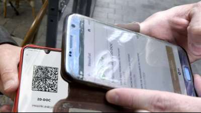 Franz&ouml;sisches Parlament verabschiedet neuen Corona-Impfpass