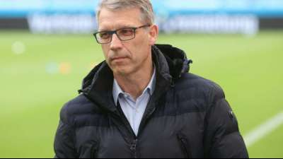 Nach Fan-Angriffen: Kn&auml;bel stellt Schalke-Profis Auflaufen frei
