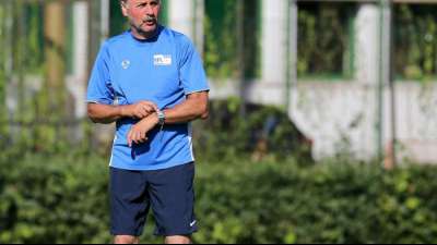 Neururer wartet auf Signale "von richtigen Leuten" auf Schalke