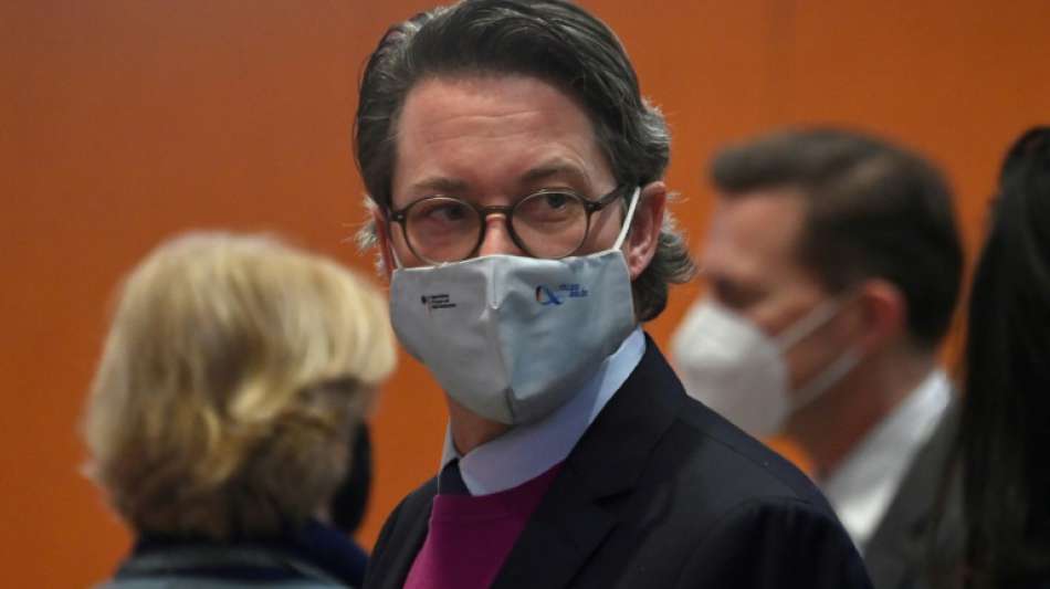 Verkehrsminister entschuldigt sich für das Fiasko um Pkw-Maut