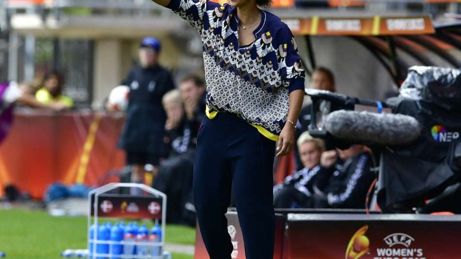 Steffi Jones vermisst "langfristige Strategie" im Frauenfu&szlig;ball