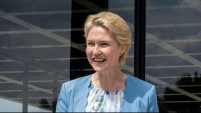 SPD und Linke unterzeichnen Koalitionsvertrag in Mecklenburg-Vorpommern
