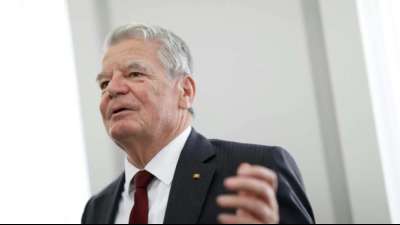 Altbundespr&auml;sident Gauck sieht gute Gr&uuml;nde f&uuml;r Impfpflicht