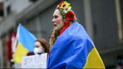 Proteste rund um die Welt gegen russischen Angriffskrieg in der Ukraine