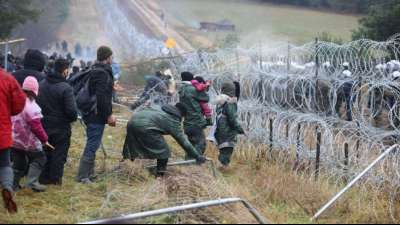 Merkel bittet Putin um Eingreifen in Belarus