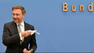 Lindner d&auml;mpft Erwartungen zu einer m&ouml;glichen Ampelkoalition im Bund