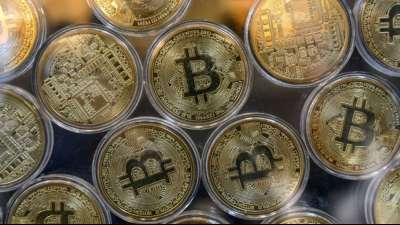 Wert von Kryptowährungen weltweit übersteigt erstmals drei Billionen Dollar