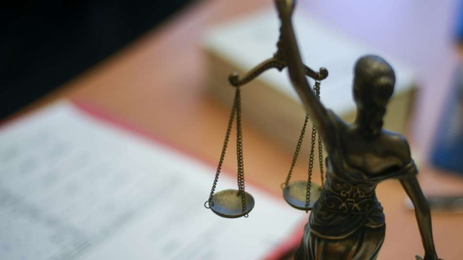 Musicaldarstellerin scheitert mit K&uuml;ndigungsschutzklage wegen 2G am Arbeitsplatz