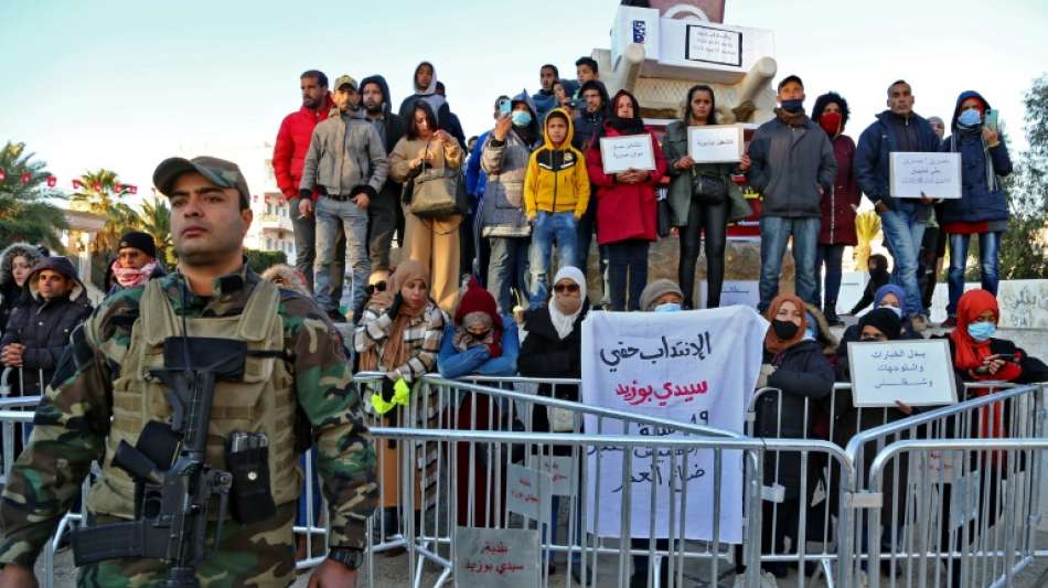Demonstrationen von Anh&auml;ngern und Gegnern Saieds in Tunis