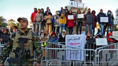 Demonstrationen von Anh&auml;ngern und Gegnern Saieds in Tunis
