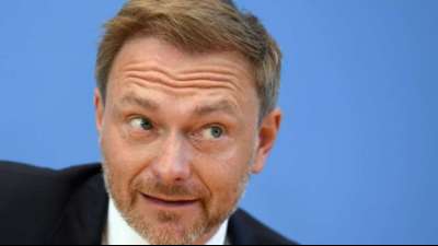 Lindner hofft bei Bundestagswahl auf Platz drei f&uuml;r die FDP