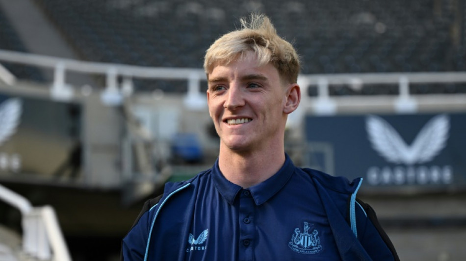 Newcastle boss Howe weighing up Gordon role against Everton