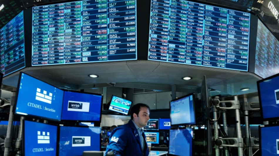 Wall Street priv&eacute;e de rebond par de mauvais indicateurs am&eacute;ricains