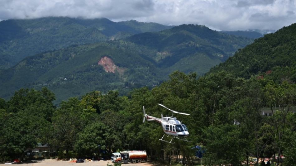 Crue dans l'Himalaya : les secours n&eacute;palais recherchent toujours des rescap&eacute;s dans les tunnels