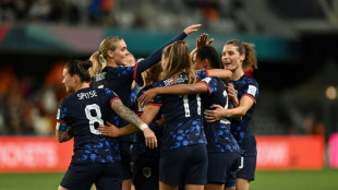 Netherlands say they can beat anyone after surging into last 16