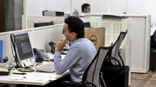 Borsa: Milano chiude in calo (-1,06%), pesano Stm e Prysmian
