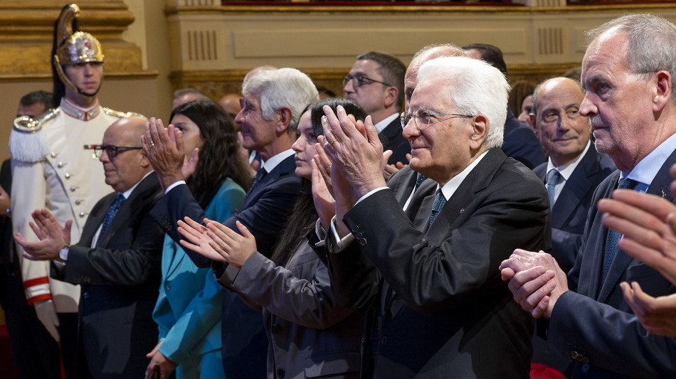 Mattarella, istituzioni rispondono all'intera collettivit&agrave;