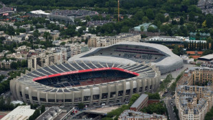 Municipales &agrave; Paris: la majorit&eacute; des candidats pr&ecirc;ts &agrave; c&eacute;der les cl&eacute;s du Parc des Princes au PSG