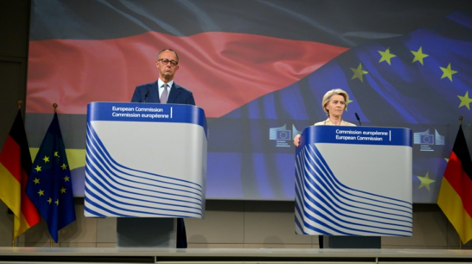 La jefa de la Comisión Europea pide una "solución común" del bloque a la migración