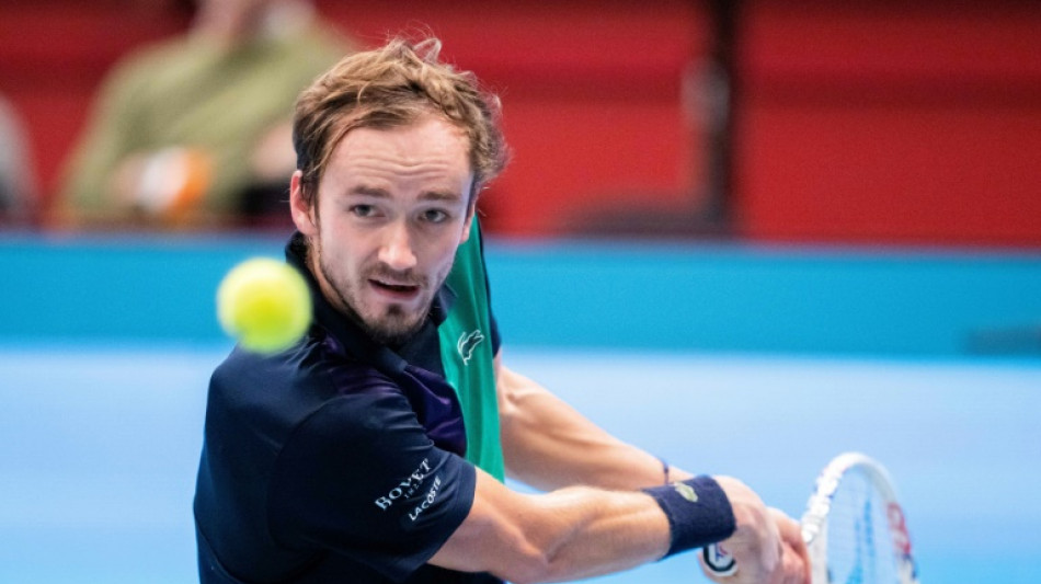 Medvedev eases into Vienna final