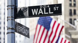 Wall Street apre debole, Dj -0,36%, Nasdaq +0,21%