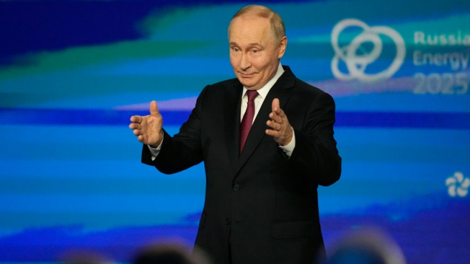 Putin diz que Rússia segue sendo 'um dos principais produtores de petróleo', apesar das pressões