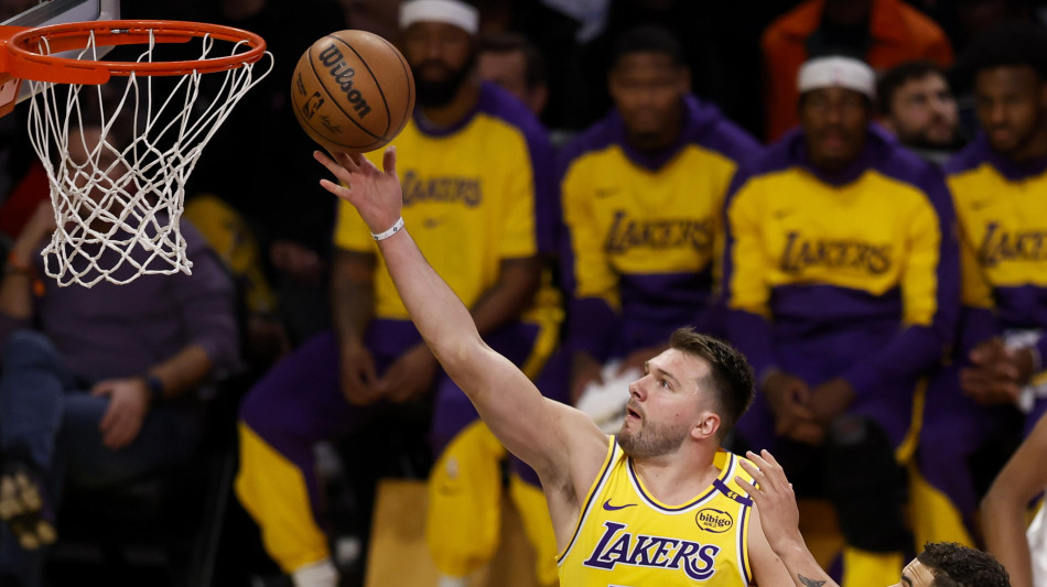 Nba: spettacolo James-Doncic, i Lakers tornano a vincere